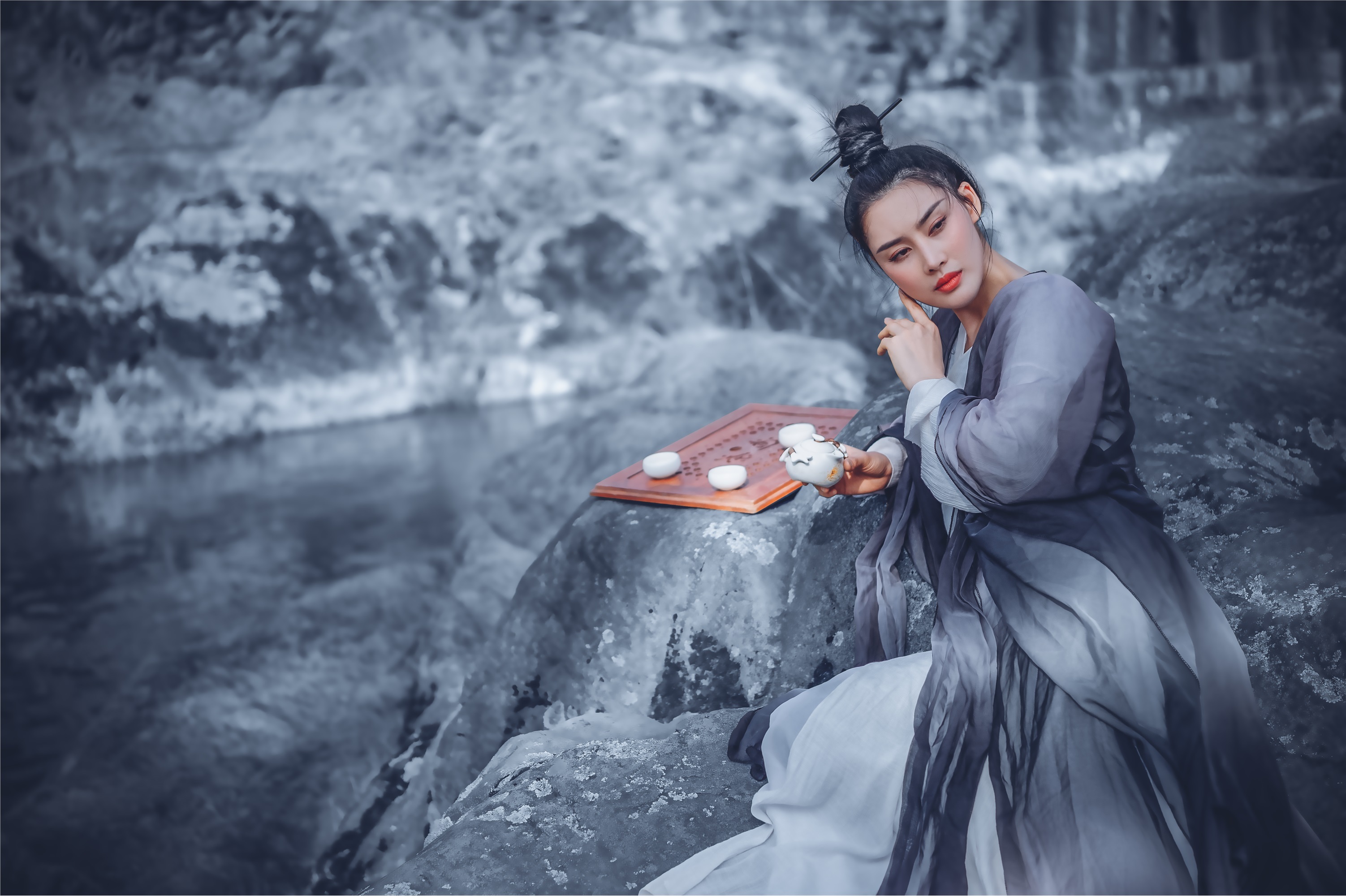 YITUYU艺图语 2021.08.06 水清酿酒，墨浅弄云 敏敏